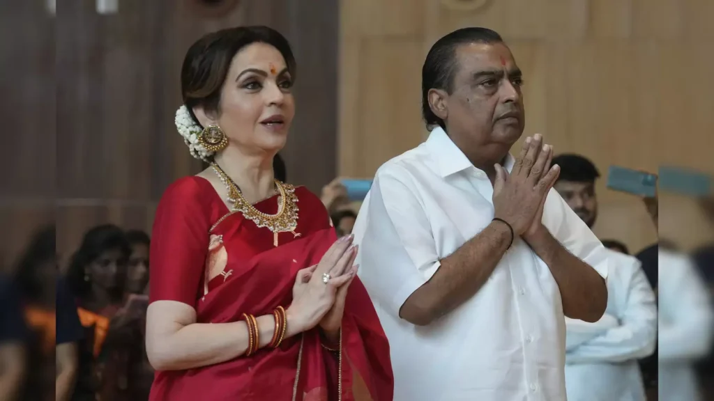 mukesh ambani visits sonia gandhis residence to hand over sons wedding card tejashexpress.com